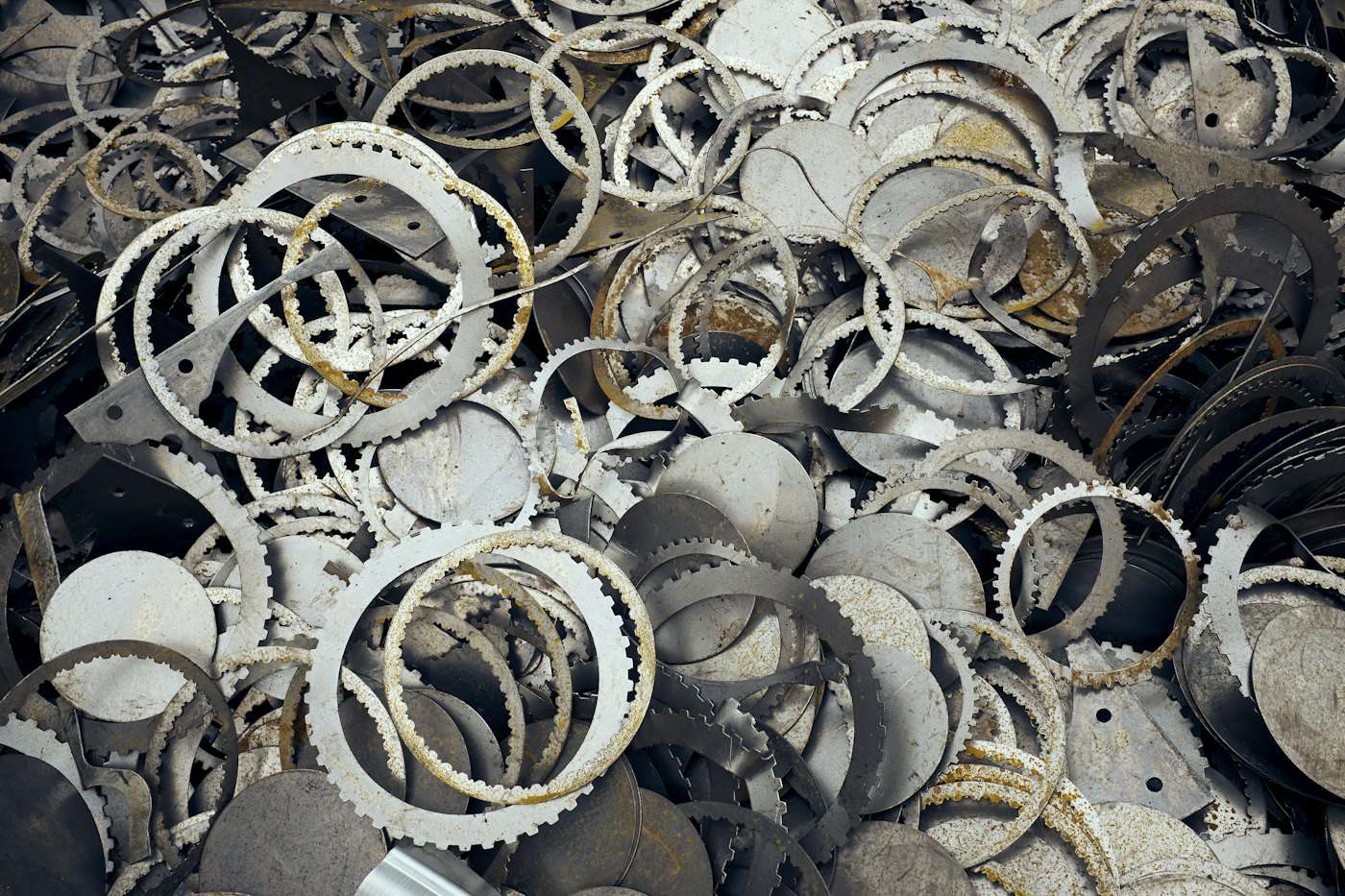 Piezas de metal no férrico para reciclar